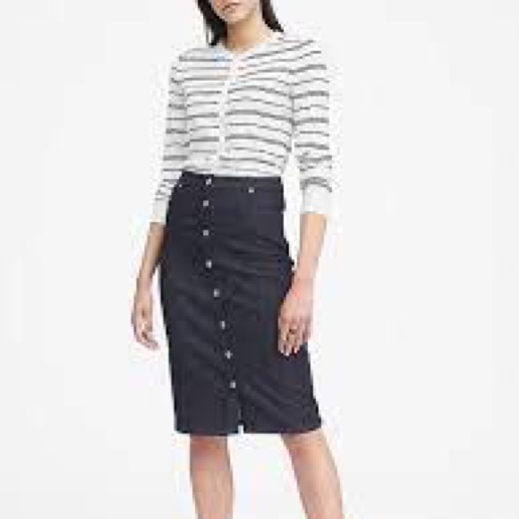 NWT Banana Republic Button Front Denim Skirt - Picture 2 of 8
